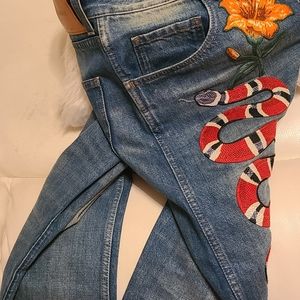 GUCCI SNAKE EMBROIDERY JEANS SIZE 32